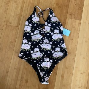Brand new with tags cupshe one piece bathing suit size medium black and floral